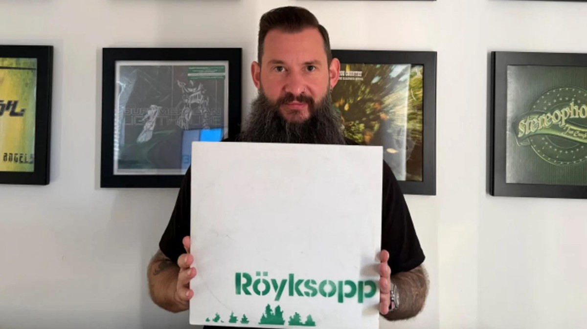 Пластинку Röyksopp продали за £3720. Правда покупателя интересовал конверт